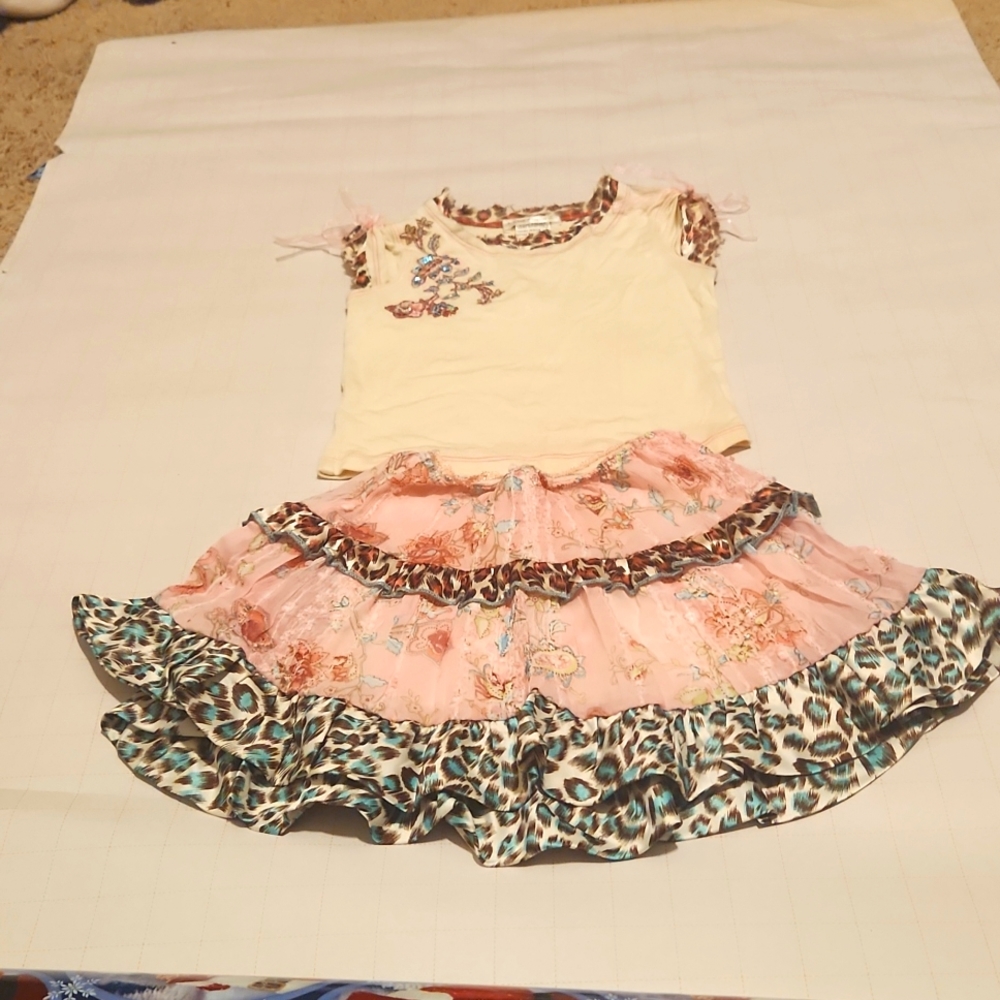 baby Sara 24m 2 piece matching top and skirt